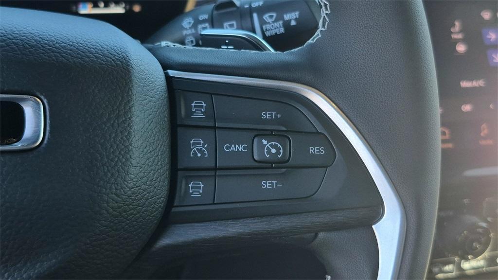 new 2025 Jeep Grand Cherokee car, priced at $52,965