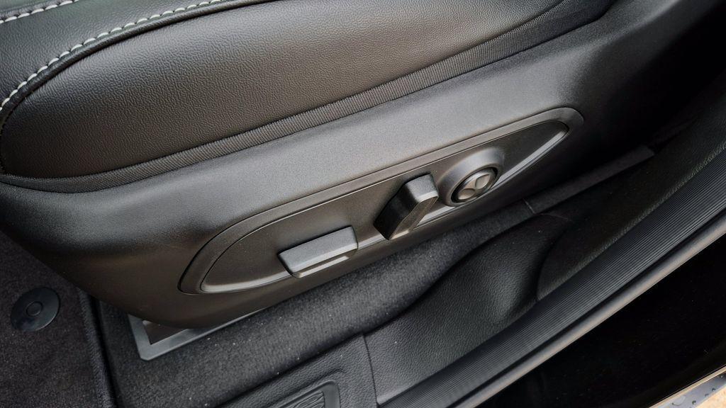 new 2025 Jeep Grand Cherokee car, priced at $52,249