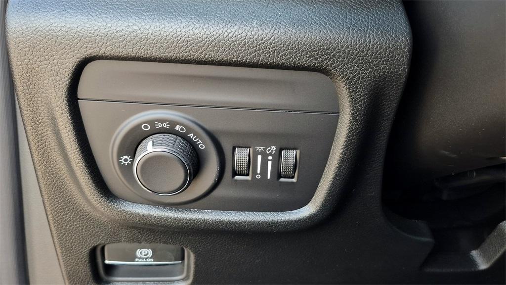 new 2026 Jeep Grand Cherokee L car, priced at $39,628