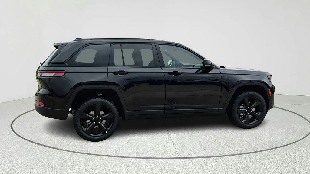 new 2025 Jeep Grand Cherokee car, priced at $47,834