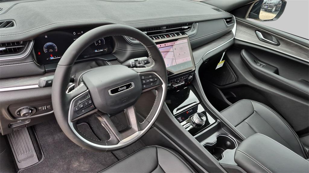 new 2025 Jeep Grand Cherokee car, priced at $50,834