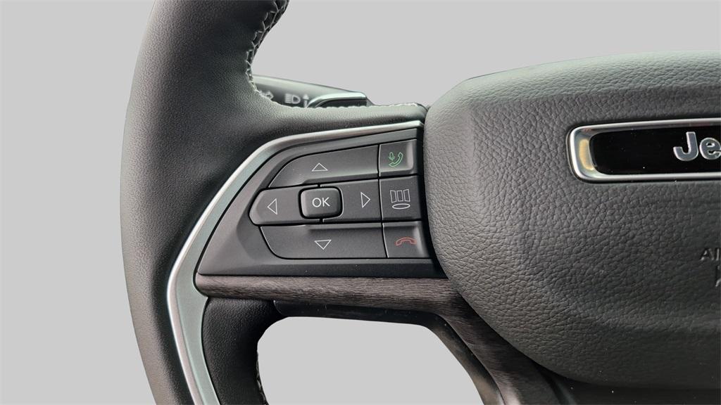 new 2025 Jeep Grand Cherokee car, priced at $50,834