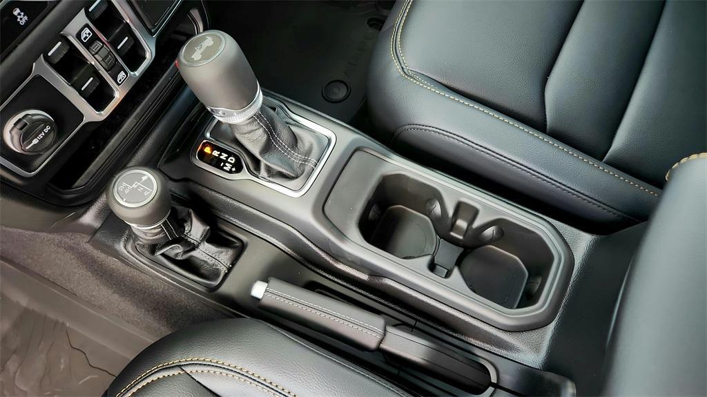 new 2025 Jeep Wrangler car, priced at $55,871