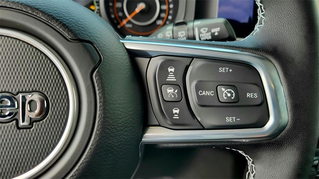 new 2025 Jeep Wrangler car, priced at $55,871