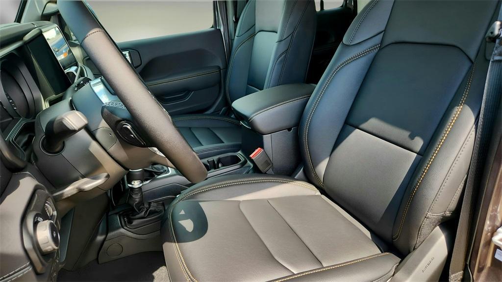 new 2025 Jeep Wrangler car, priced at $55,871