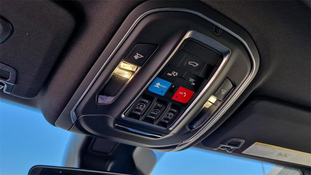 new 2025 Jeep Grand Cherokee car, priced at $48,225