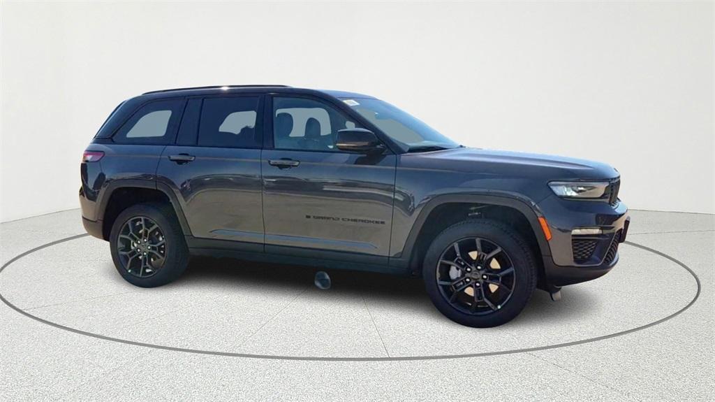 new 2025 Jeep Grand Cherokee car, priced at $48,225