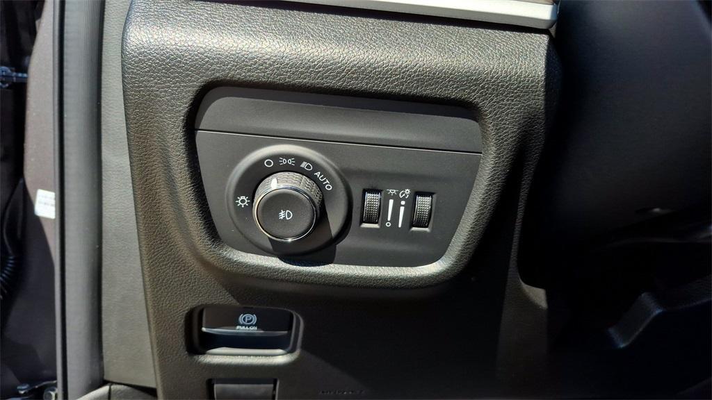 new 2025 Jeep Grand Cherokee car, priced at $48,225