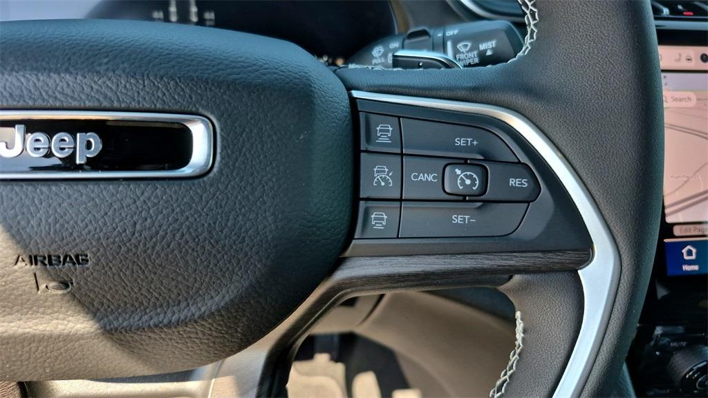 new 2025 Jeep Grand Cherokee car, priced at $48,225