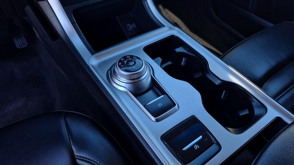 used 2024 Ford Edge car, priced at $17,995