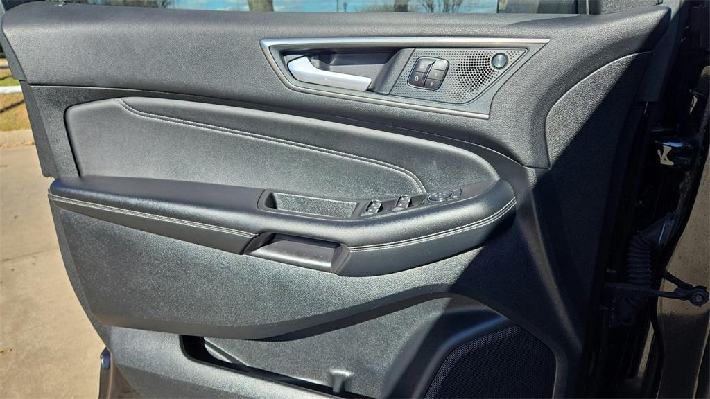 used 2024 Ford Edge car, priced at $22,991