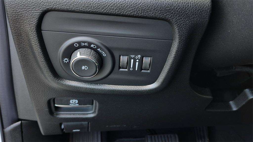 new 2025 Jeep Grand Cherokee L car, priced at $50,979