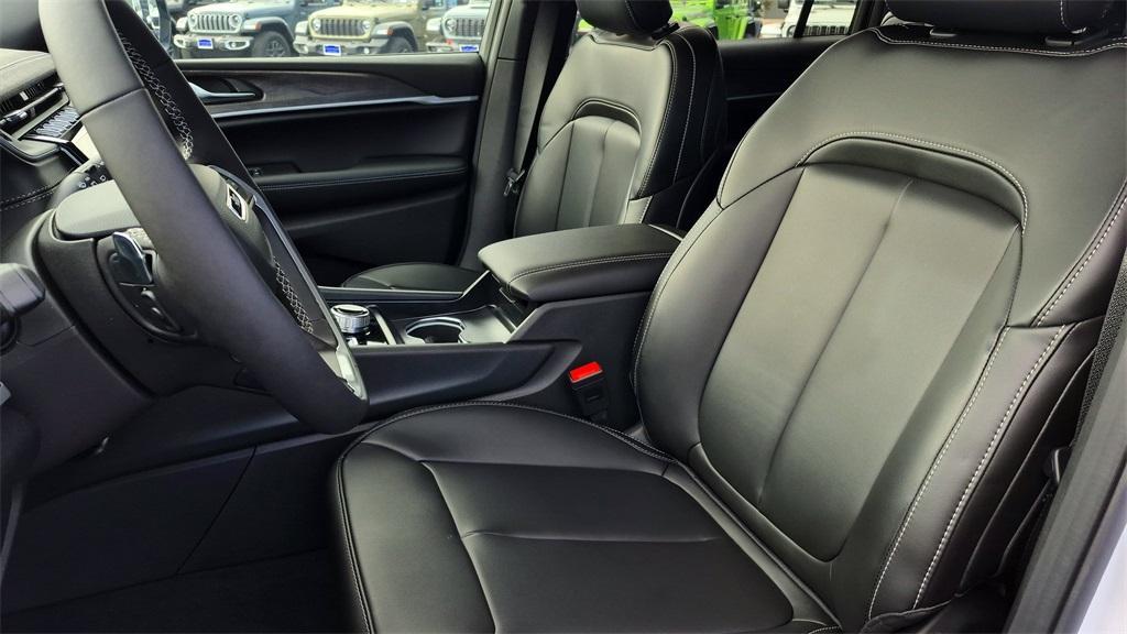 new 2025 Jeep Grand Cherokee L car, priced at $50,979