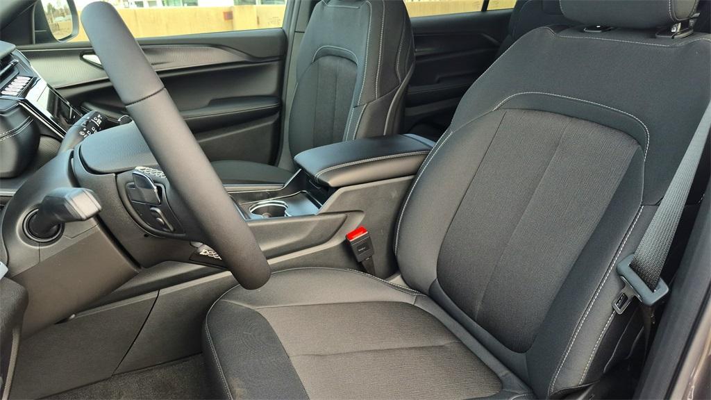 new 2026 Jeep Grand Cherokee L car, priced at $42,271