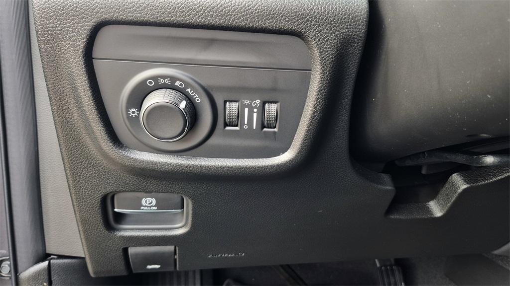 new 2026 Jeep Grand Cherokee L car, priced at $42,271