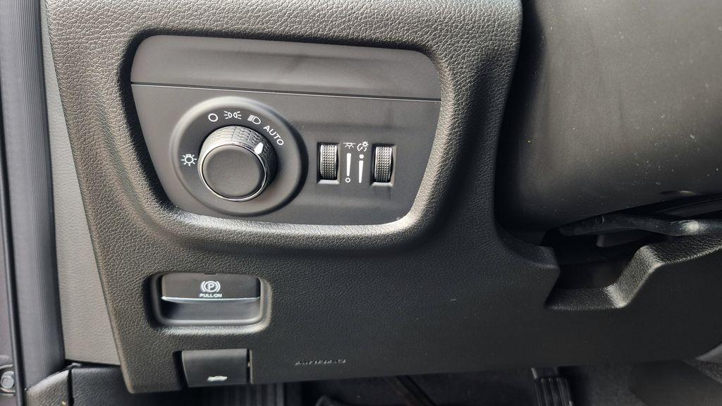 new 2026 Jeep Grand Cherokee L car, priced at $44,051