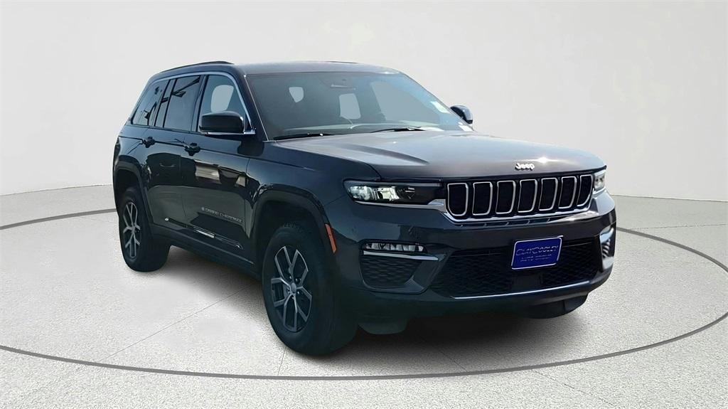 new 2025 Jeep Grand Cherokee car, priced at $43,610