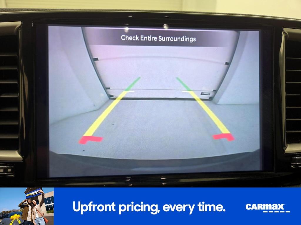 used 2023 Chrysler Pacifica car, priced at $25,998