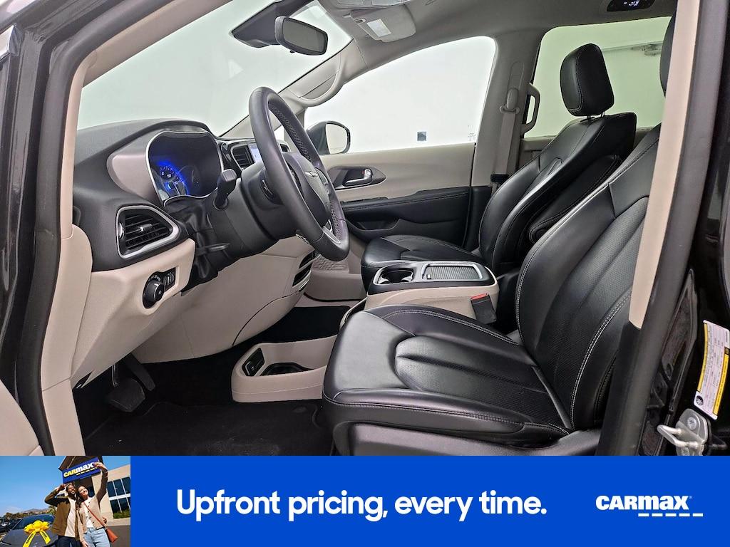 used 2023 Chrysler Pacifica car, priced at $25,998