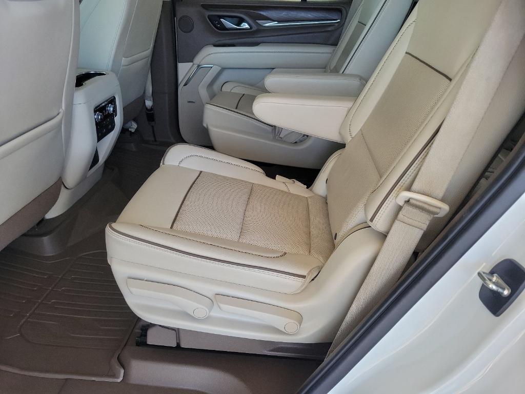 used 2021 GMC Yukon car, priced at $39,259
