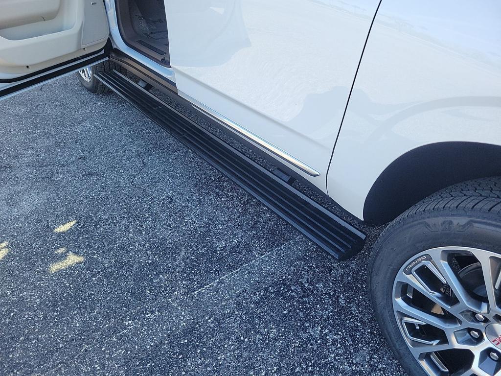 new 2026 GMC Yukon XL car, priced at $97,045