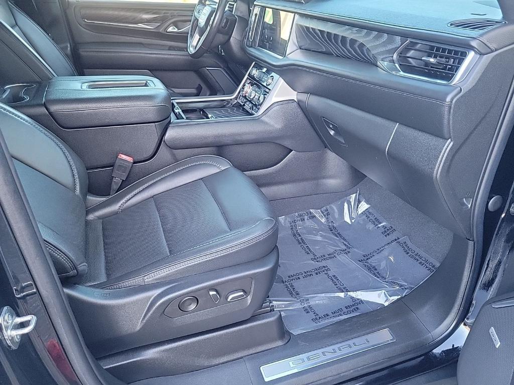 used 2022 GMC Yukon car, priced at $45,640