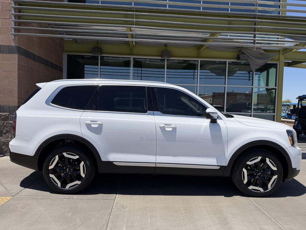 used 2025 Kia Telluride car, priced at $38,277