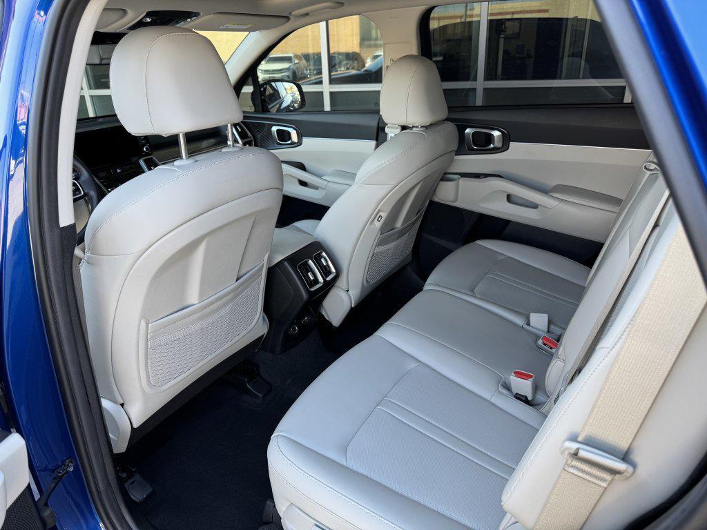 used 2023 Kia Sorento car, priced at $26,697