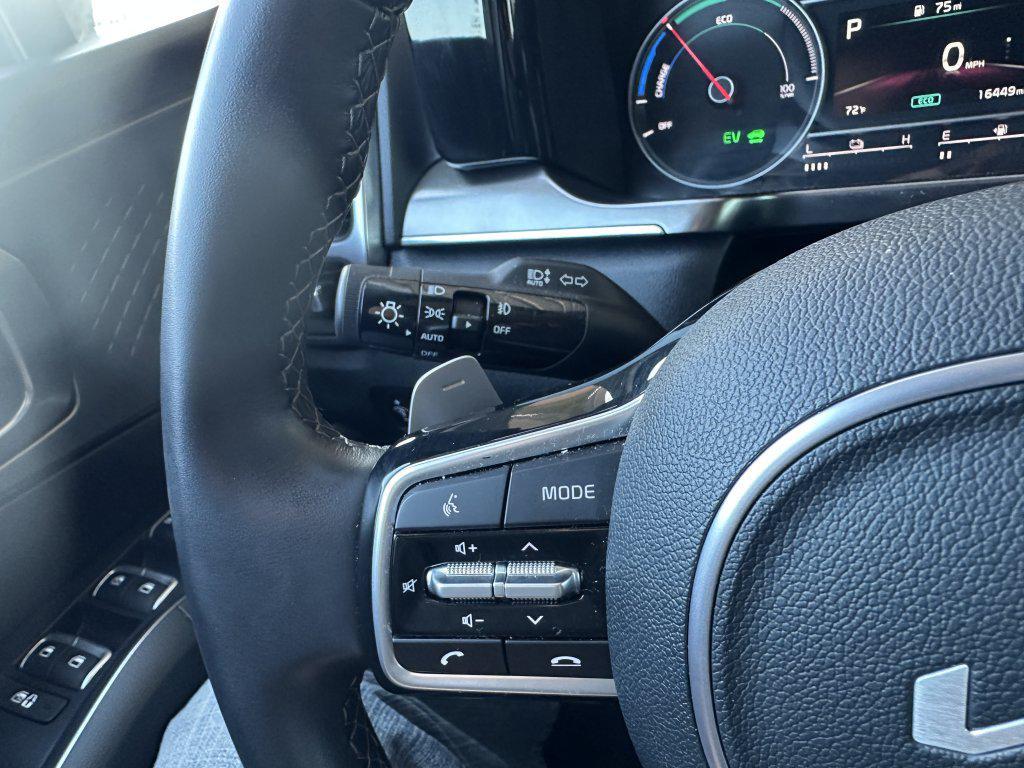 used 2023 Kia Sorento Hybrid car, priced at $28,977