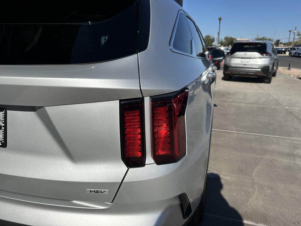 used 2023 Kia Sorento Hybrid car, priced at $28,977