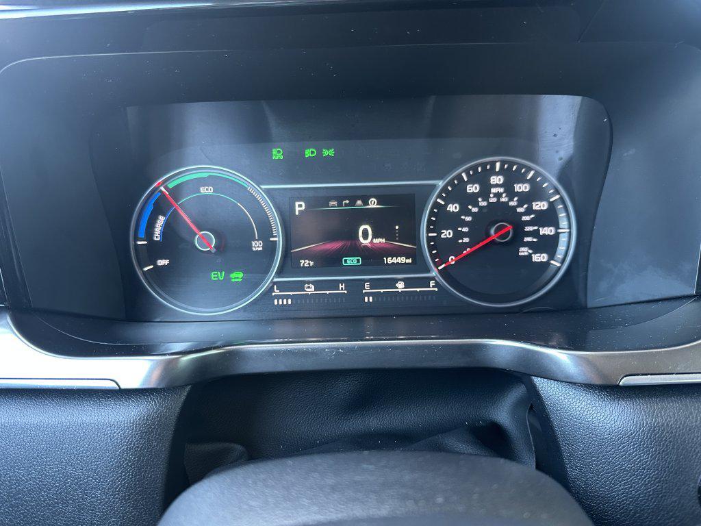 used 2023 Kia Sorento Hybrid car, priced at $28,977