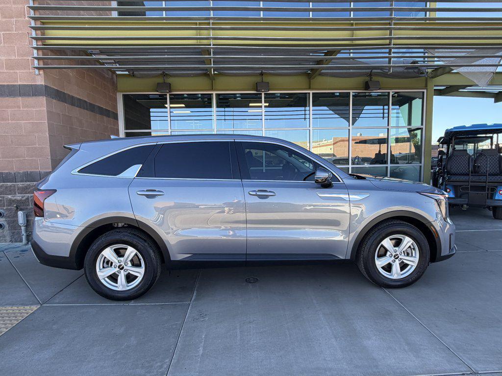 used 2024 Kia Sorento car, priced at $25,777