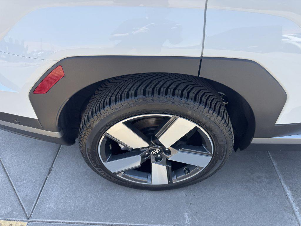 used 2024 Hyundai Santa Fe car, priced at $33,977