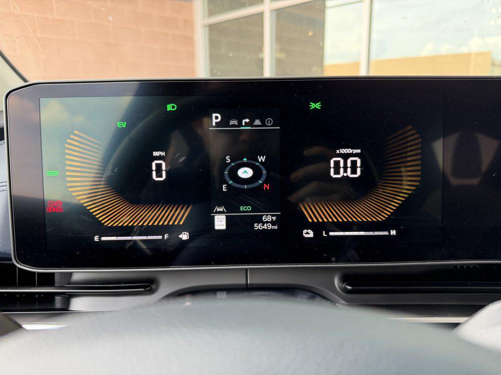 used 2025 Kia Carnival Hybrid car, priced at $39,477