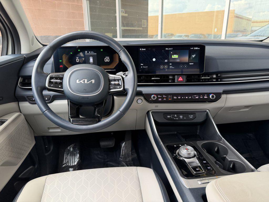 used 2025 Kia Carnival Hybrid car, priced at $39,477
