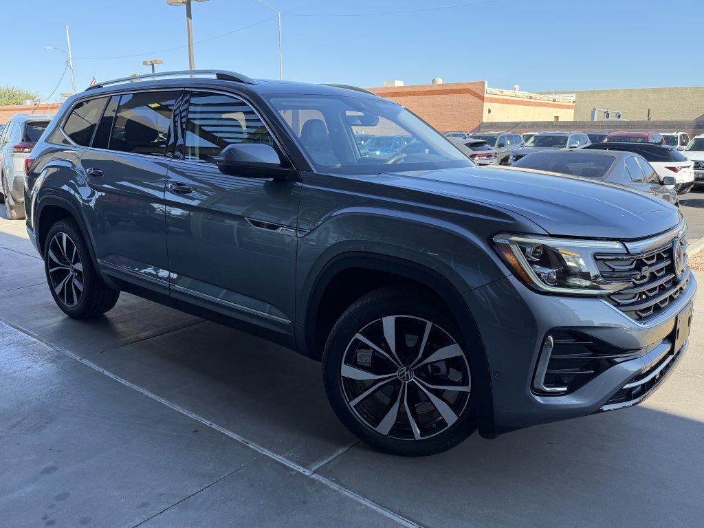 used 2024 Volkswagen Atlas car, priced at $37,777