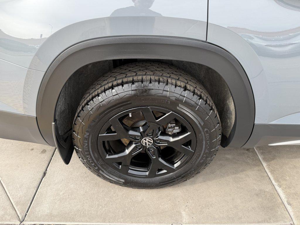 used 2024 Volkswagen Atlas car, priced at $37,277