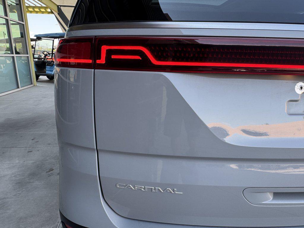 used 2023 Kia Carnival car, priced at $40,677