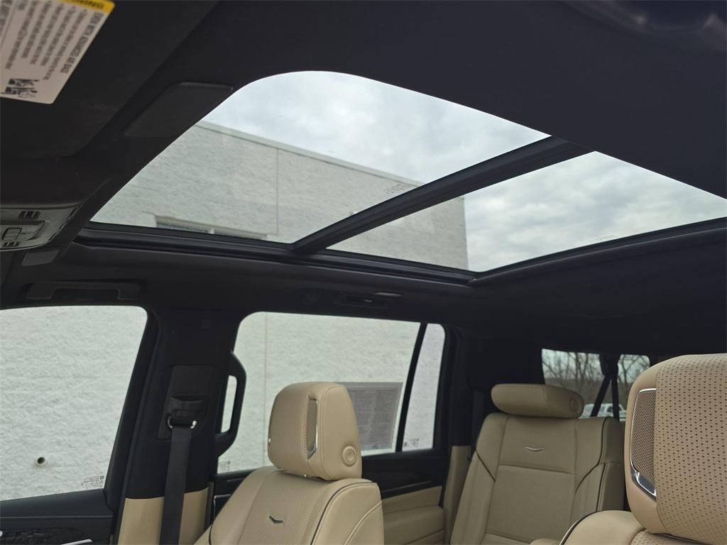 used 2023 Cadillac Escalade ESV car, priced at $53,697