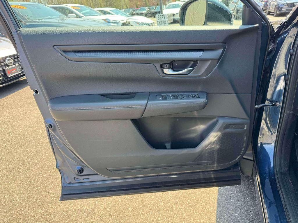 used 2025 Honda CR-V Hybrid car, priced at $29,972