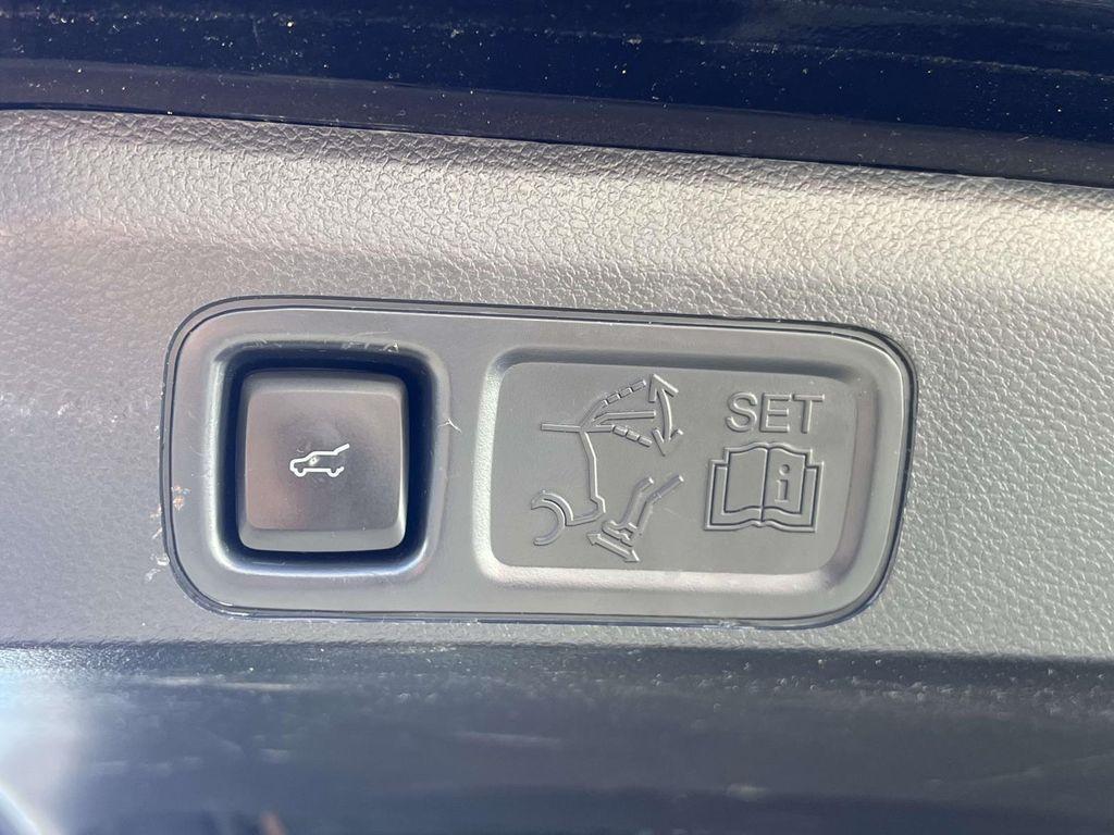 used 2022 Ford Expedition car, priced at $49,895