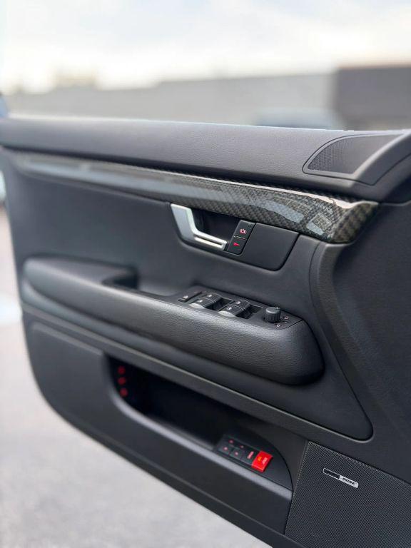 Audi RS4 view 20