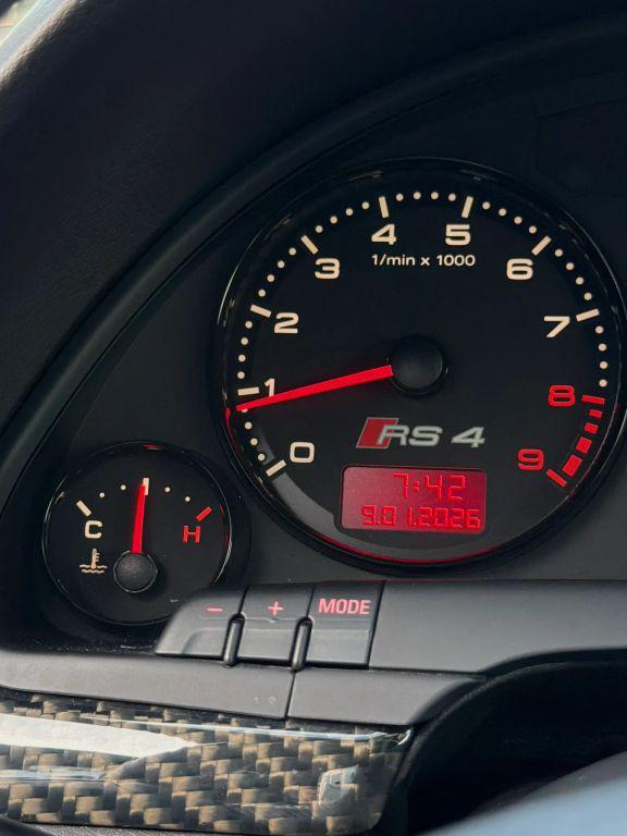 Audi RS4 view 24