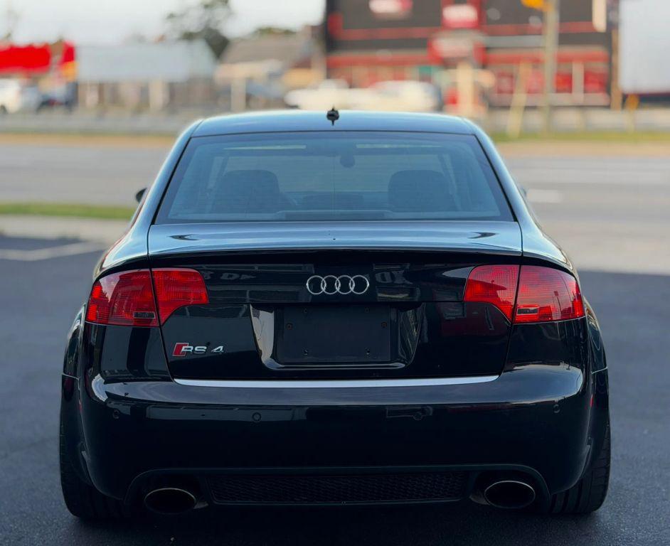 Audi RS4 view 7