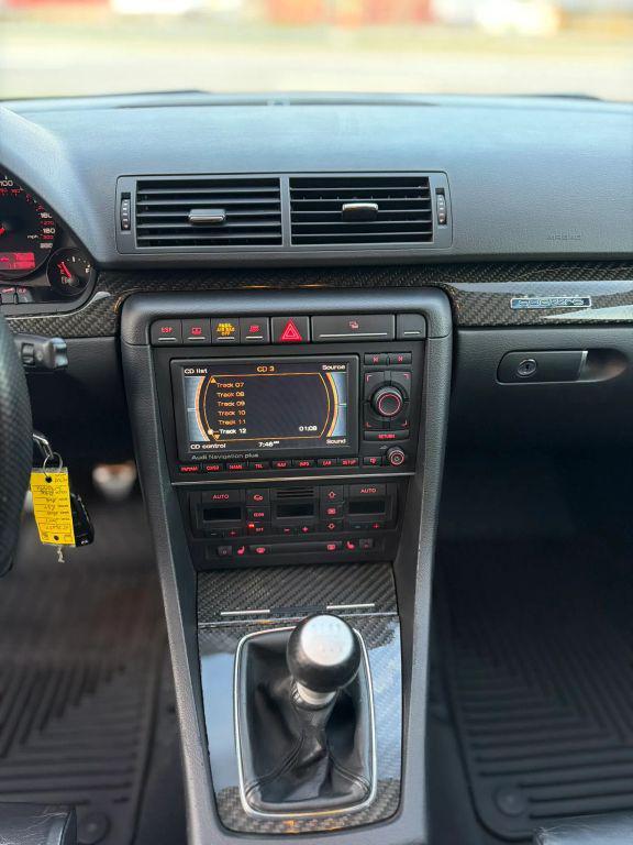 Audi RS4 view 27