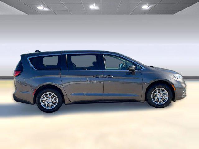 used 2023 Chrysler Pacifica car, priced at $20,998