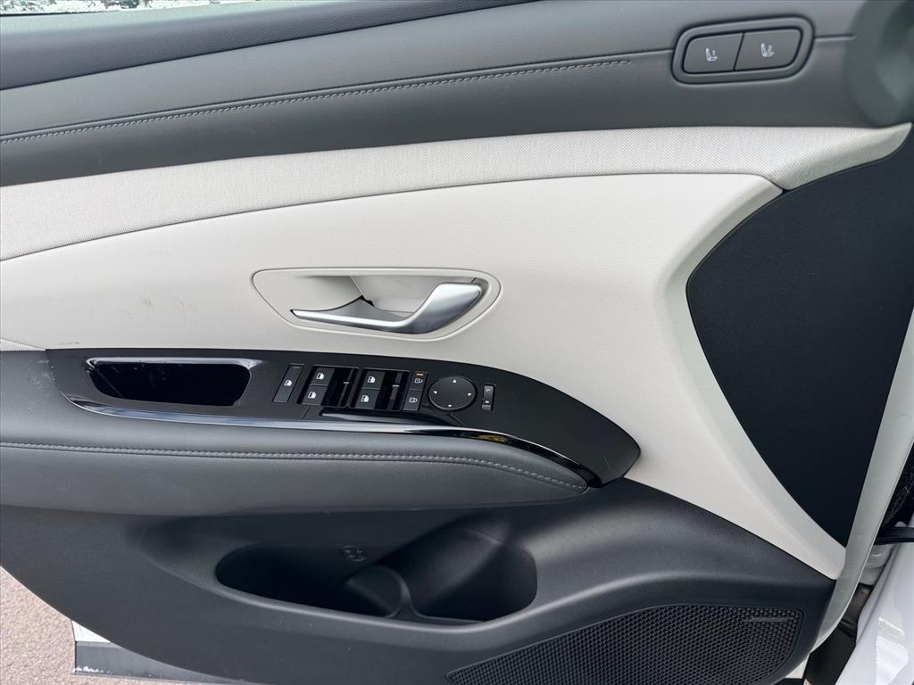 new 2026 Hyundai TUCSON Hybrid car, priced at $42,870