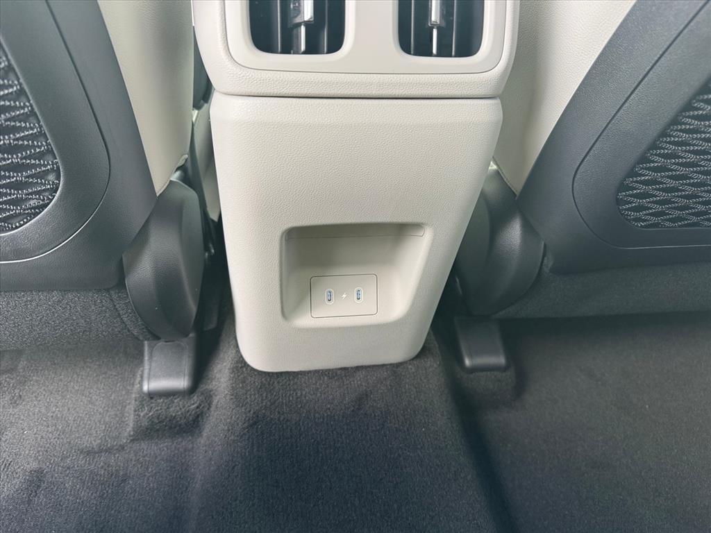 new 2026 Hyundai TUCSON Hybrid car, priced at $42,870