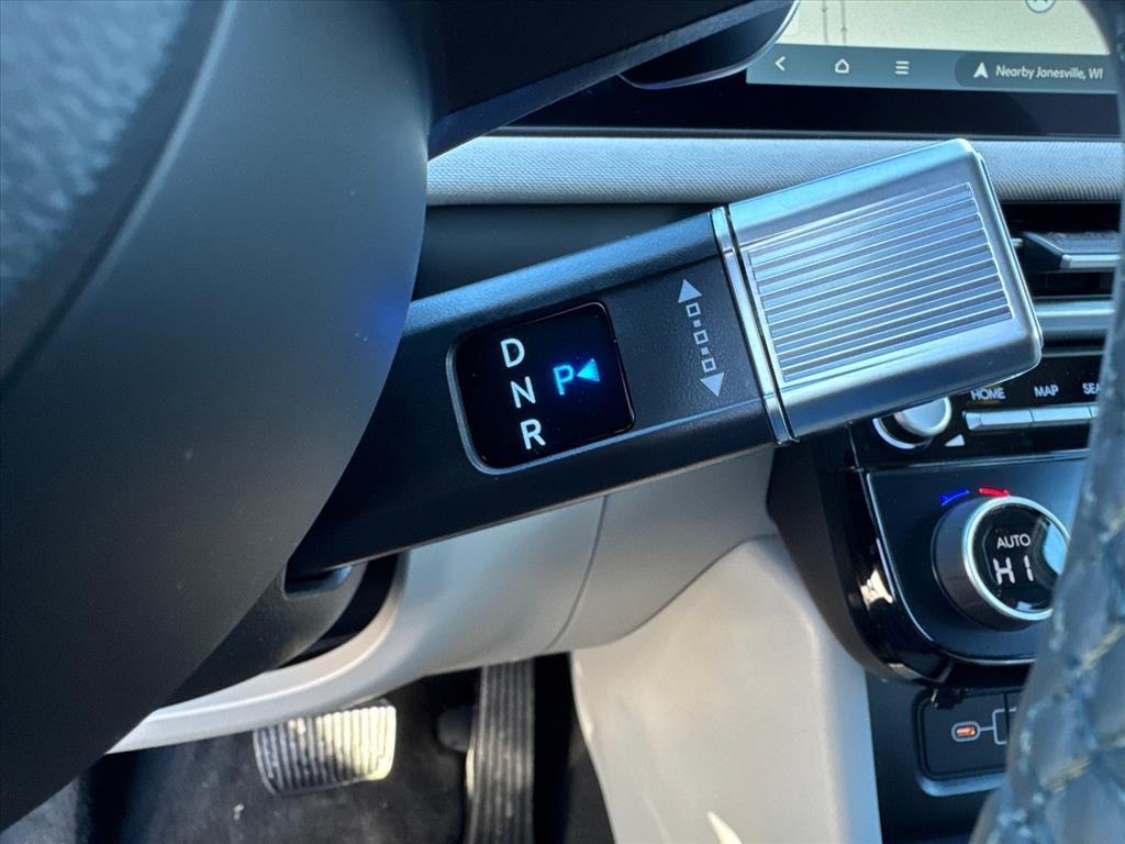 new 2026 Hyundai TUCSON Hybrid car, priced at $42,570