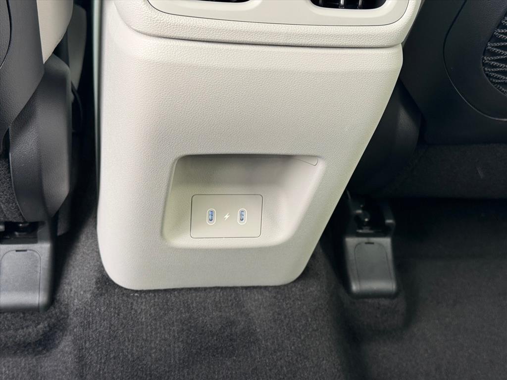 new 2026 Hyundai TUCSON Hybrid car, priced at $42,370